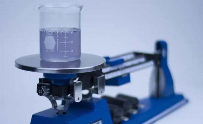 A triple beam scale weighs liquids accurately and lasts decades in the lab. A triple beam scale weighs liquids accurately and lasts decades in the lab, making it a very low lifetime cost piece of equipment.