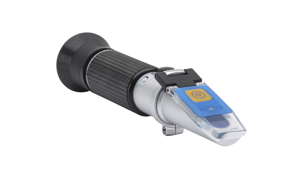 Hand refractometer, 0-32% Brix, ATC, built-in LED